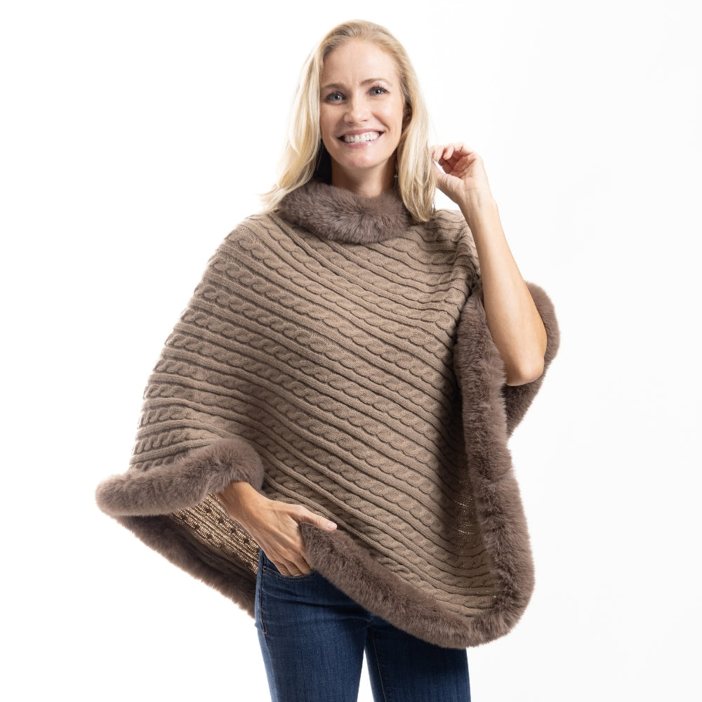 Leila-Poncho met Faux Fur Rand