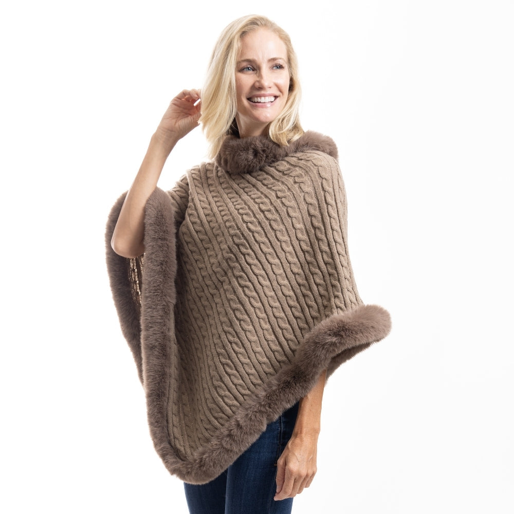 Leila-Poncho met Faux Fur Rand